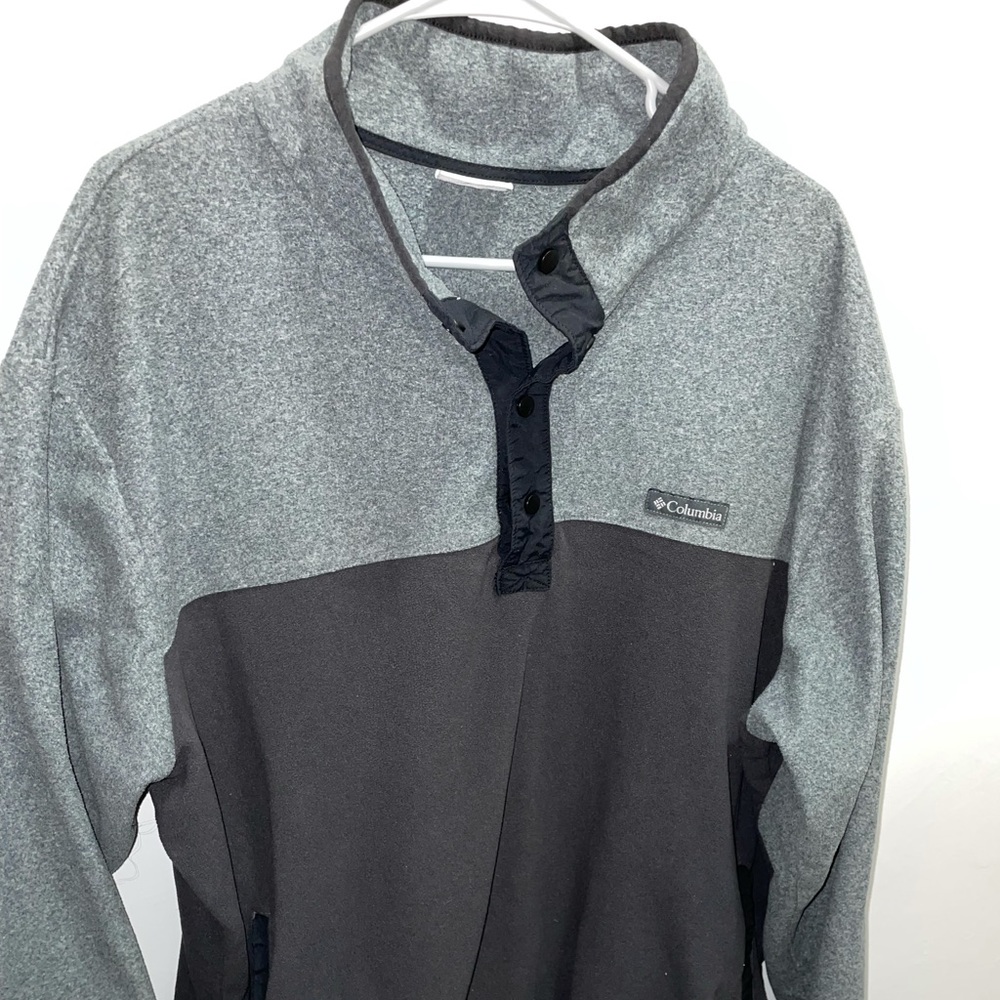 XXL Columbia Sweater Black and Gray